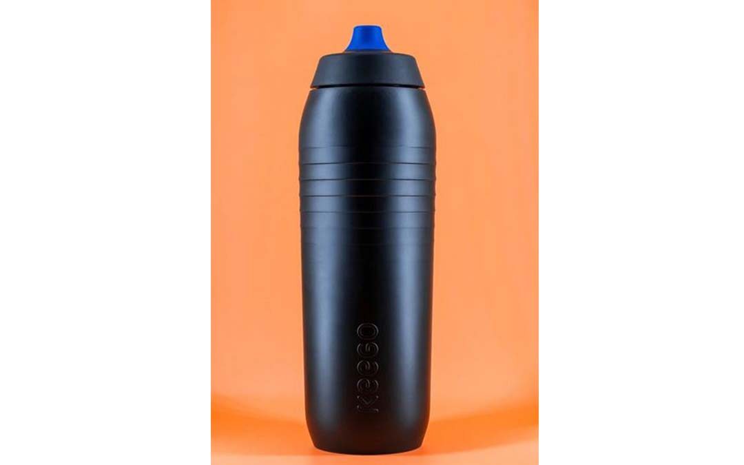 Keego-Flasche: Langleblig wie Metall, quetschbar wie Plastik